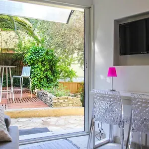 https://appartement-lumineux-avec-terrasse-et-jardin.fr-provencehotel.com